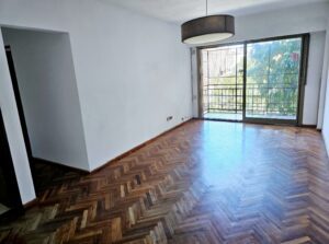 Departamento 3 ambientes c/balcón y patio
