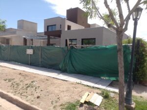 Vendo casa a estrenar con sistema aislante en barrio privado Maipu