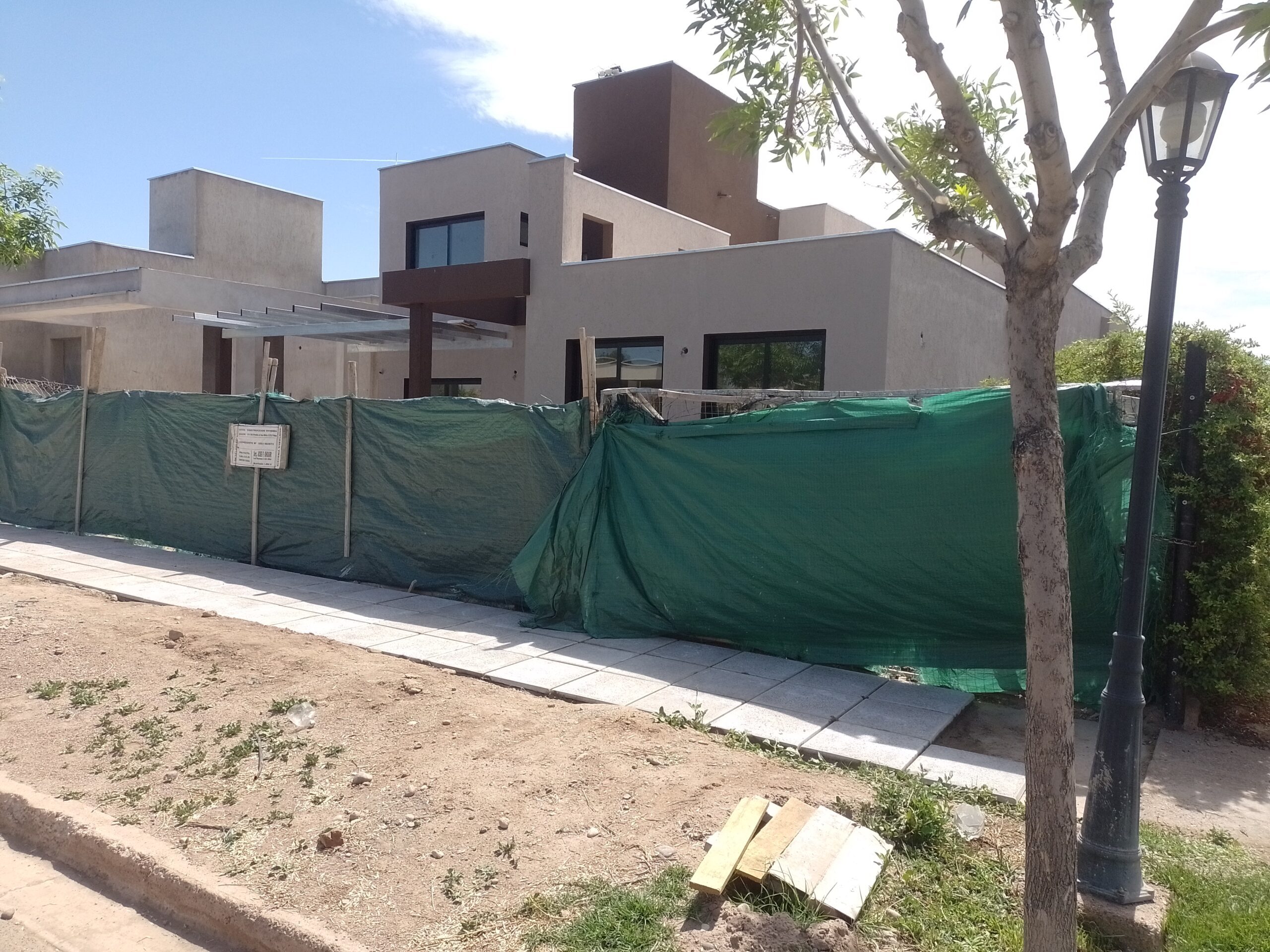 Vendo casa a estrenar con sistema aislante en barrio privado Maipu