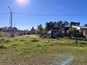 CASA QUINTA EN CHASCOMUS (PERMUTO, TOMO VEHICULO)