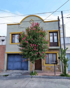 Vendo Casa 2 Pisos (8 Ambientes) en Macro Centro Dueño