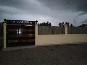 Salón de eventos con pileta
