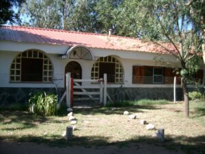Quinta Urbana, Casa, Pileta, Galpones, Quincho, Gran parque