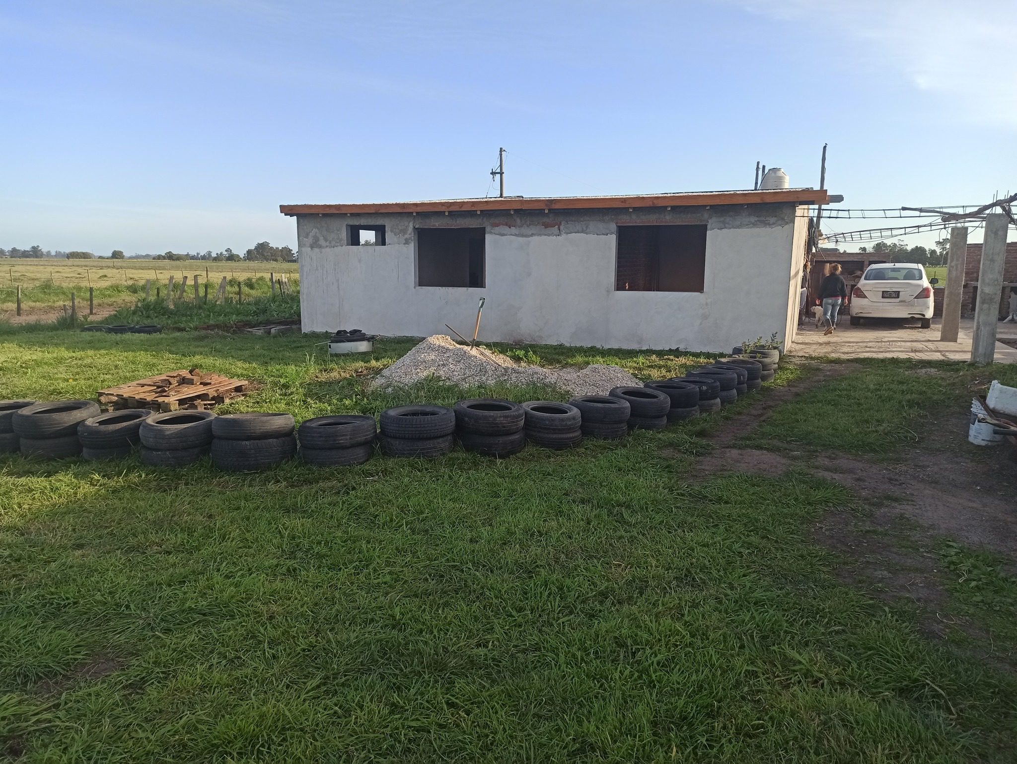 Chacra 3 hectareas, casa de 4 dormitorios + 12 habitaciones