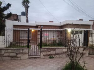 Casa en Barrio parque Montecristo