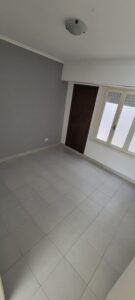 2 AMBIENTES + HABITACIÓN AUXILIAR, BALCÓN Y PATIO