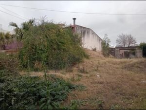 Terreno con casa a terminar a metros de Av Colon 40.000 USD