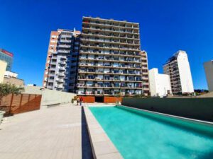 ALQUILER Monoambiente divisible y amoblado + Full Amenities (Gym, Piscina, Seguridad, SUM) en Chacarita.