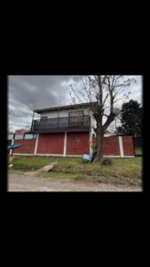Completo complejo listo para habitar o alquilar, ubicado en zona de gran crecimiento. (Casa principal, galpón y departamentos)
