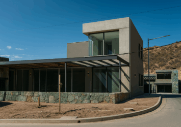 Casa Moderna en Venta en San Luis — Diseno Futurista con Vista a las Sierras y Materiales Premium